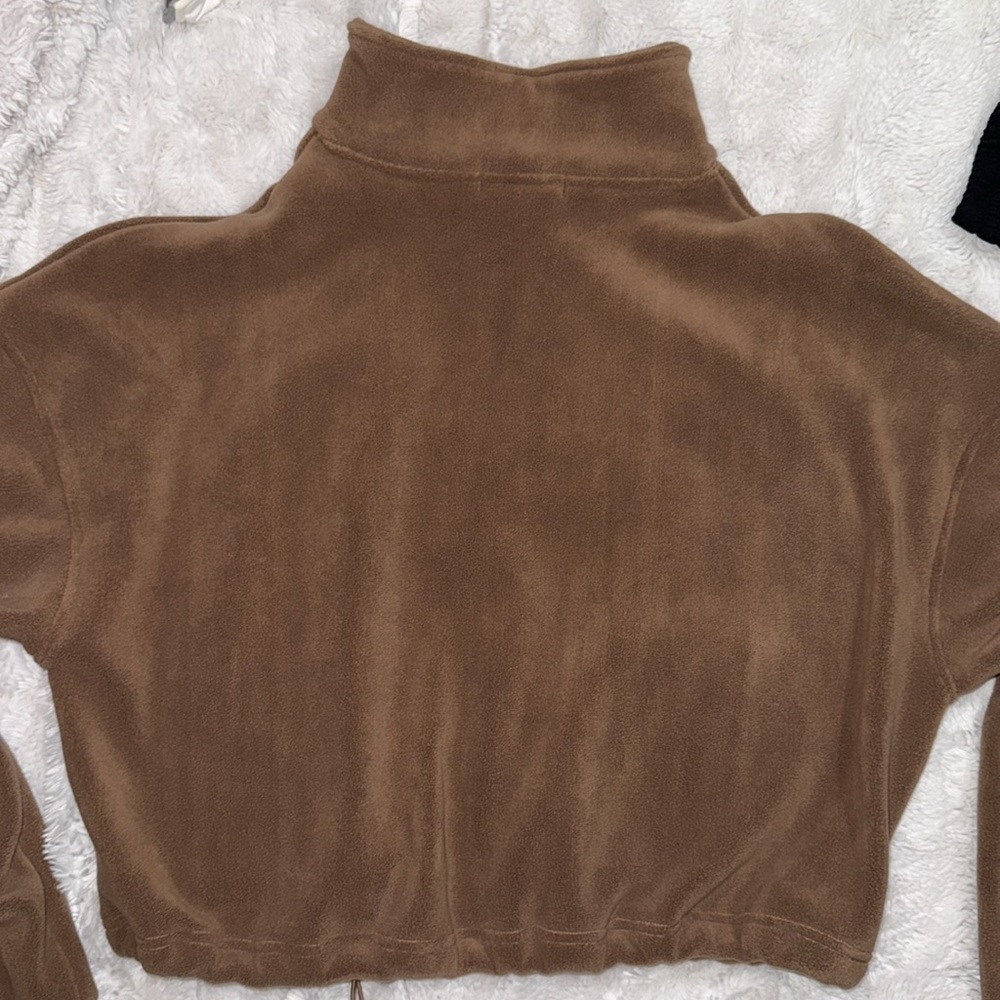 Crop Sweater - Picture 7 of 7